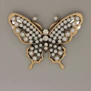Elegant Gold and Pearl Butterfly Brooch